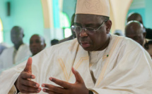 Incroyable, mais vrai!               Le Président Macky Sall marche du Palais à la grande mosquée pour la prière du Vendredi (VIDEO EXCLUSIVE DAKARPOSTE)