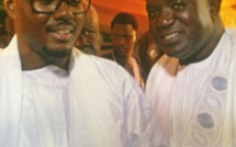 Aussitôt revenu au bercail, Omar Sarr se rend illico presto à Touba...L'accolade entre leaders du Pds et "Apéristes" (EXCLUSIF DAKARPOSTE) Aussitôt revenu au bercail, Omar Sarr se rend illico presto à Touba...L'accolade entre leaders du Pds et "Apéristes" (EXCLUSIF DAKARPOSTE)