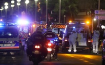 Attentats en France : Un camion fonce sur la foule, au moins 74 morts, une centaine de blessés Attentats en France : Un camion fonce sur la foule, au moins 74 morts, une centaine de blessés